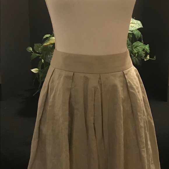 Banana Republic Shimmery Silver Skirt - Picture 6 of 8